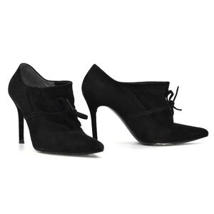 Stuart Weitzman Aohki Black Suede Bow Heels, size 7